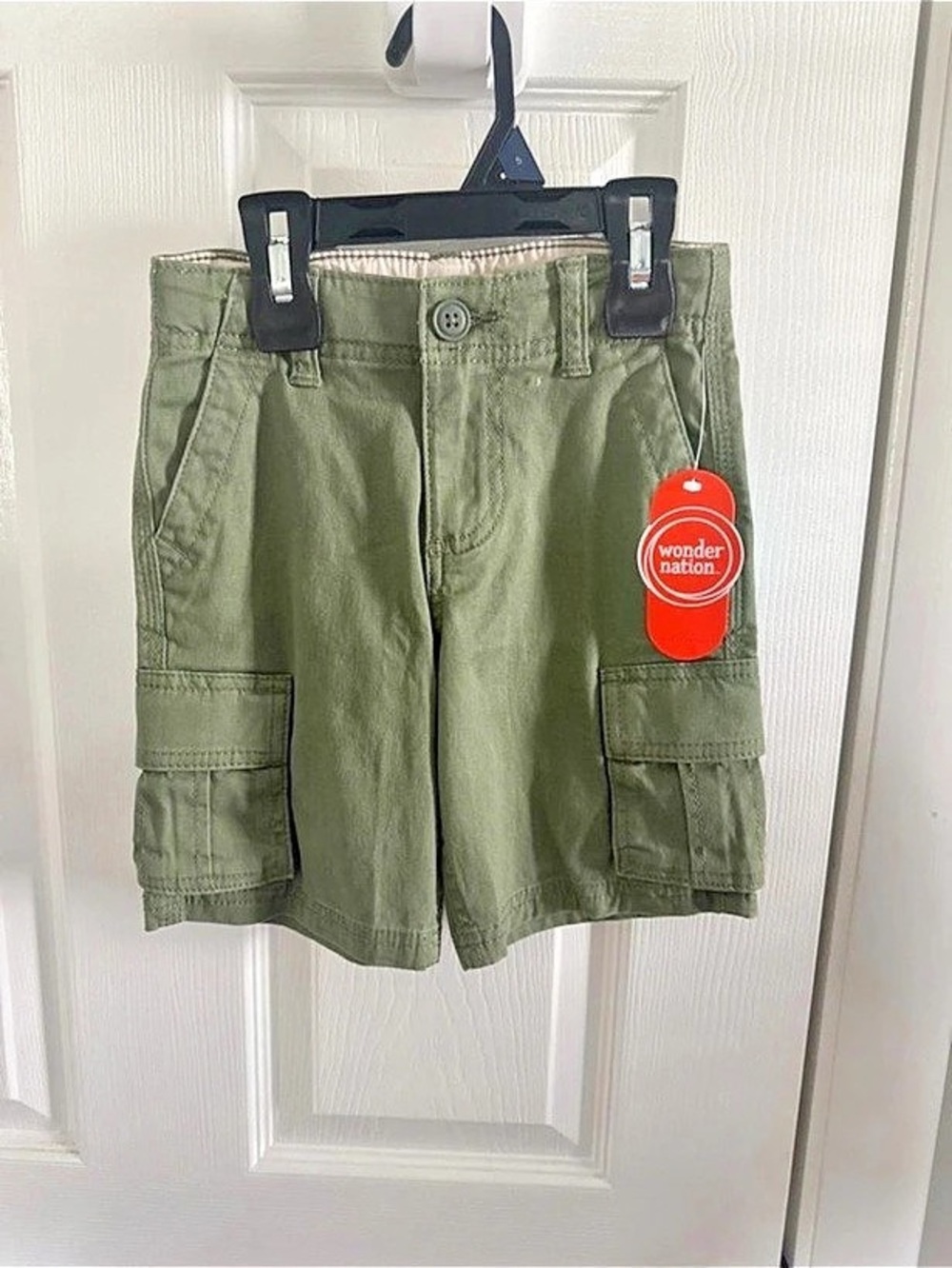 Cargo Shorts in Green NWT